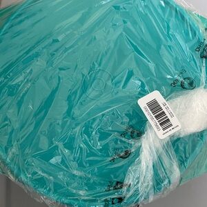 Brand new large Tupperware tortilla keeper